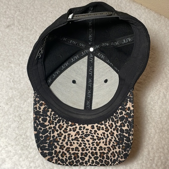 Junk 6 Panel Snap Back Cap - Picture 6 of 7
